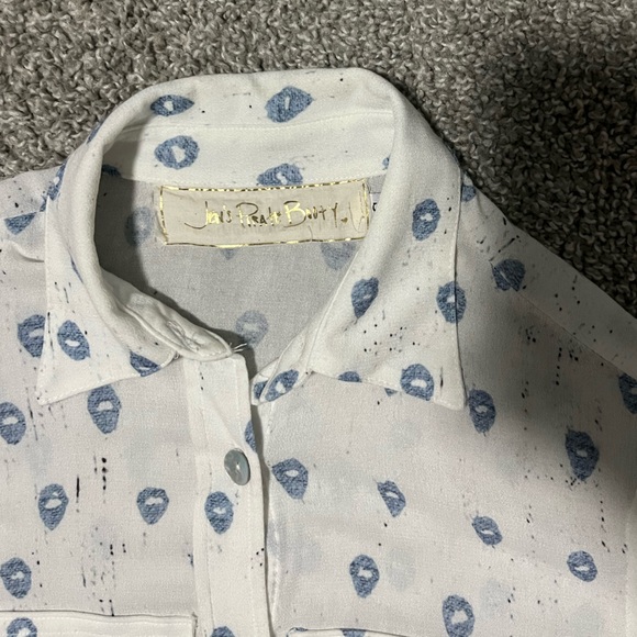 Jen’s Pirate Booty white and blue lightweight long sleeve Button down shirt - Picture 6 of 14